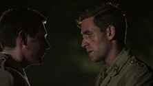 Mainanorangeshirt 01x01 oliverjackson cohen jamesmcardle hd 02 small 3