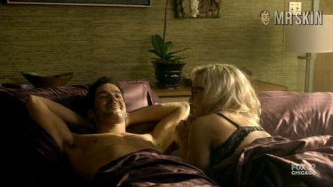 rachael harris nude sex internet dating profile picture